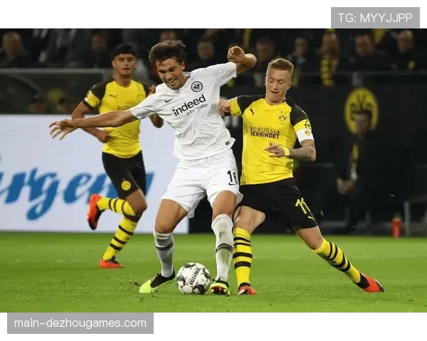 多特蒙德3-4-2-1阵型稳固，防守时演变为5-4-1低位防线